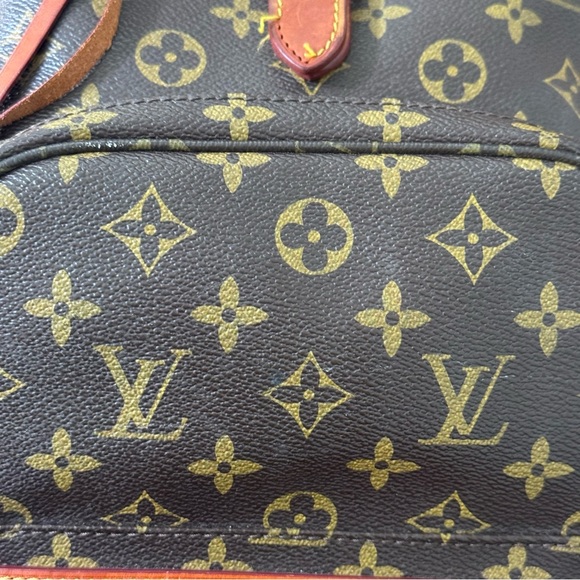 LOUIS VUITTON Vintage Monogram Logo Montsouris Backpack - Picture 4 of 16